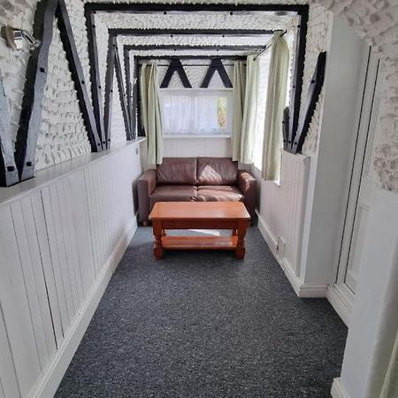 En Suite Room With Kitchen Facilities Nottingham Exteriör bild